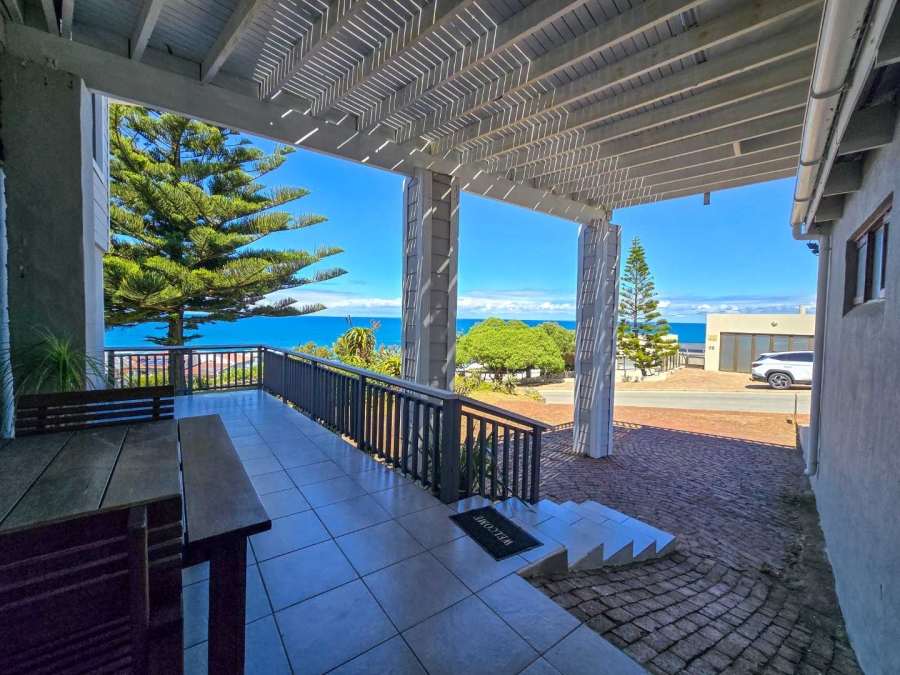 5 Bedroom Property for Sale in Jongensfontein Western Cape